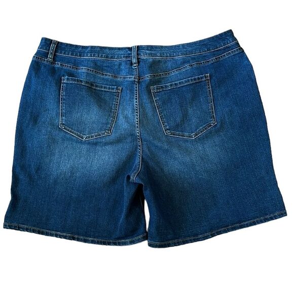 Lane Bryant Flex Magic Waistband Signature fit Mid Rise Boyfriend Midi Short 18 - Picture 2 of 9